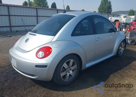 2006 Volkswagen New Beetle 2.5 из США, поврежденный, VIN 3VWPW31C86M401029